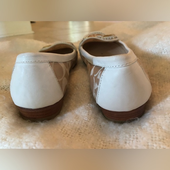 Coach size 7 Gold White Logo Ella Shoes Loafers Preppy Chain Buckle - Picture 2 of 7